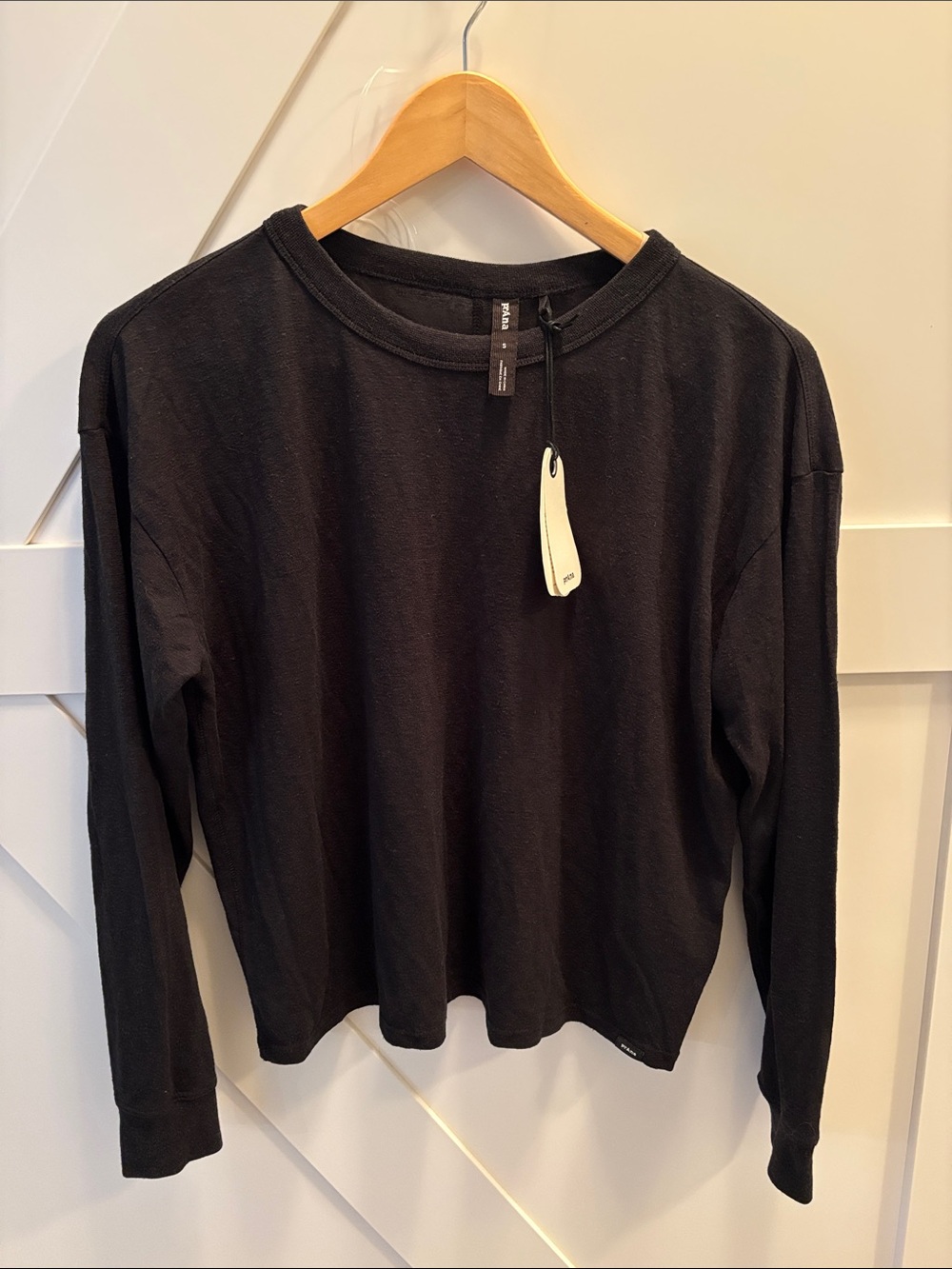 Prana cozy up Long-Sleeve Crewneck Tee — size small